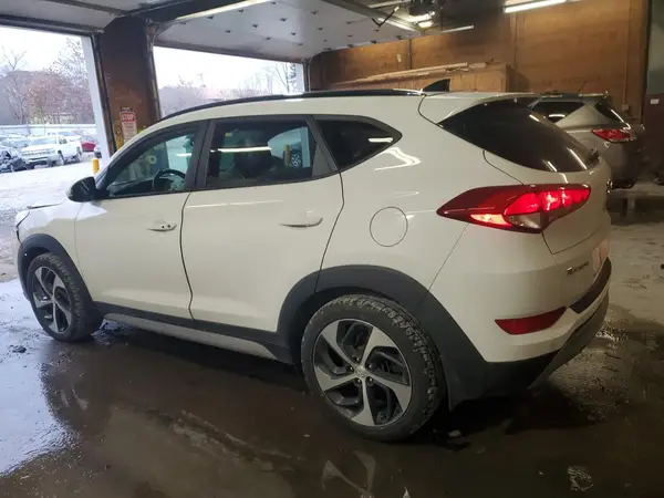 KM8J3CA20JU802292 2018 HYUNDAI TUCSON - Image 2