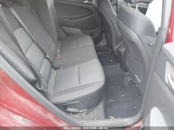 KM8J3CA20JU806620 2018 HYUNDAI TUCSON - Image 8