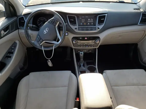 KM8J3CA20JU810540 2018 HYUNDAI TUCSON - Image 8
