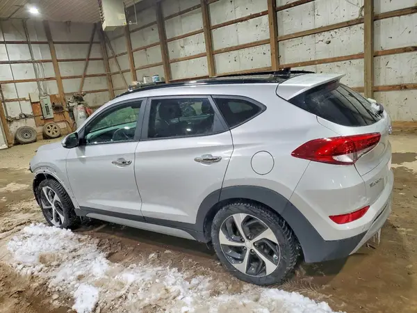 KM8J3CA20JU822669 2018 HYUNDAI TUCSON - Image 2