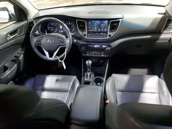 KM8J3CA20JU822669 2018 HYUNDAI TUCSON - Image 8
