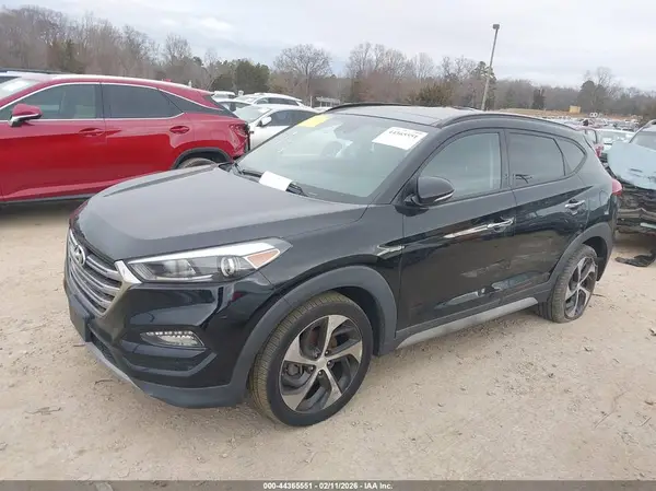 KM8J3CA20JU828200 2018 HYUNDAI TUCSON - Image 2