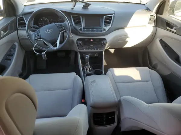 KM8J3CA20JU830044 2018 HYUNDAI TUCSON - Image 8