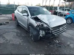 KM8J3CA20JU835289 2018 HYUNDAI TUCSON