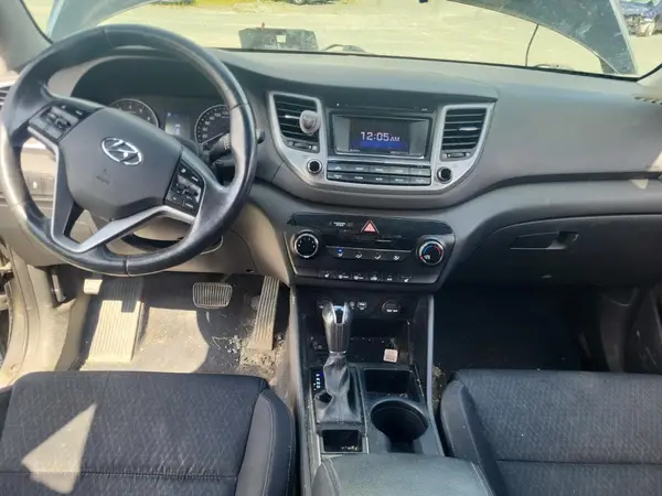 KM8J3CA21GU020835 2016 HYUNDAI TUCSON - Image 8