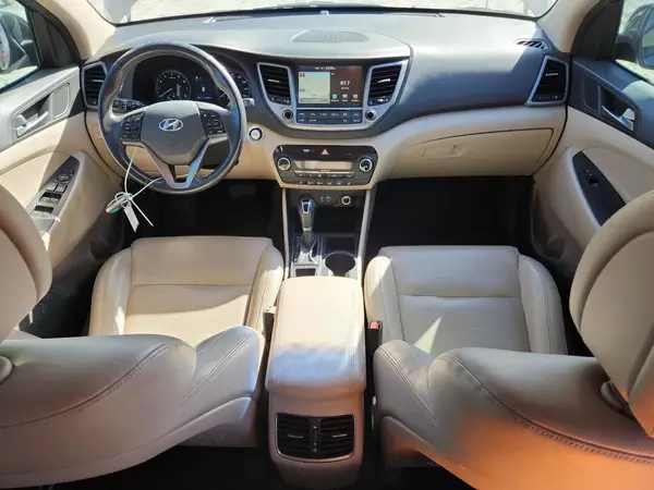 KM8J3CA21GU023671 2016 HYUNDAI TUCSON - Image 8