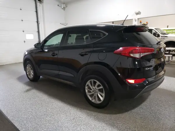 KM8J3CA21GU025498 2016 HYUNDAI TUCSON - Image 2