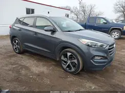 KM8J3CA21GU044200 2016 HYUNDAI TUCSON