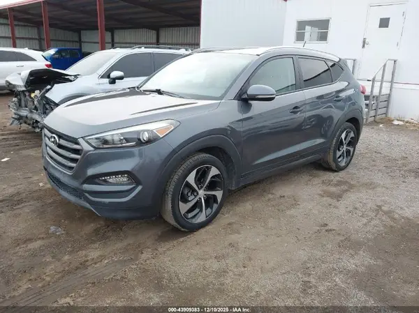 KM8J3CA21GU044200 2016 HYUNDAI TUCSON - Image 2