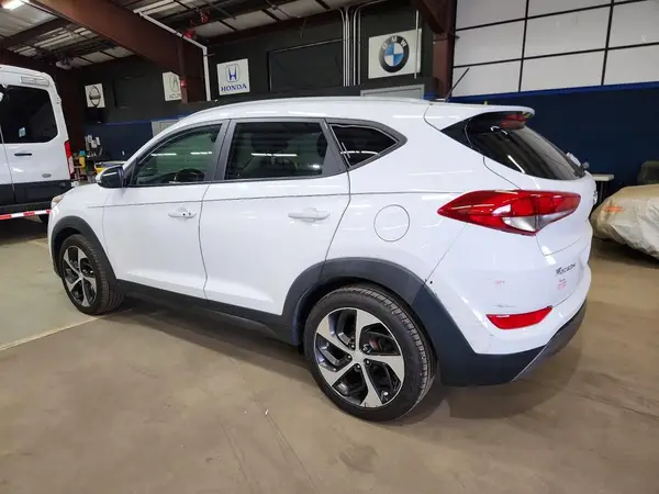 KM8J3CA21GU052040 2016 HYUNDAI TUCSON - Image 2