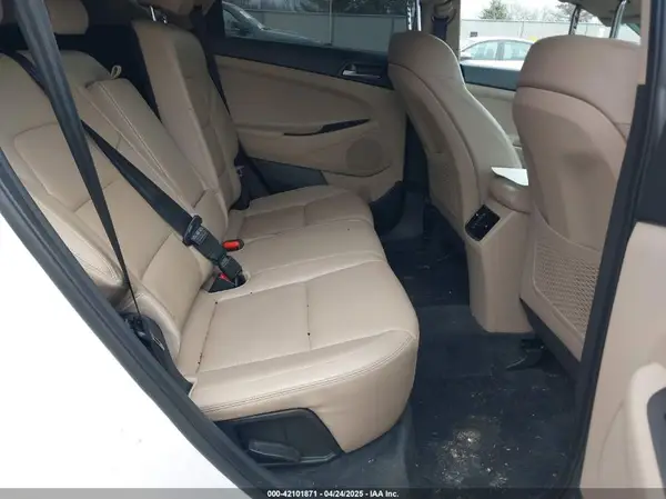 KM8J3CA21GU057819 2016 HYUNDAI TUCSON - Image 8