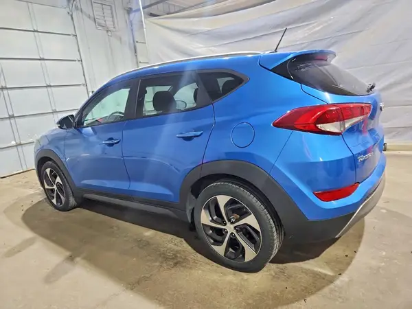KM8J3CA21GU086253 2016 HYUNDAI TUCSON - Image 2