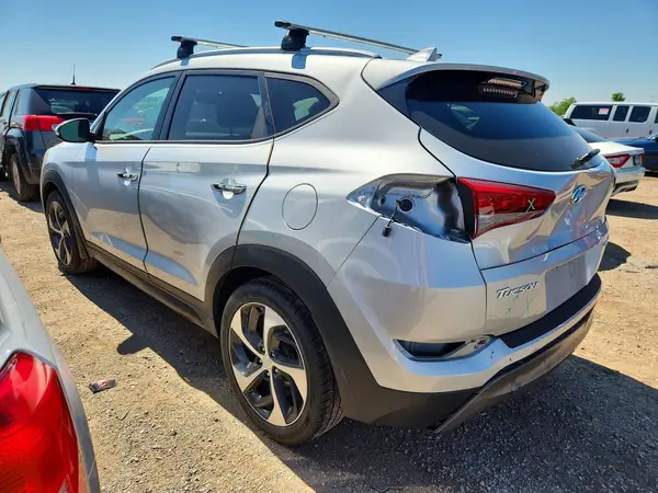 KM8J3CA21GU102418 2016 HYUNDAI TUCSON - Image 2