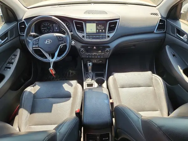 KM8J3CA21GU102418 2016 HYUNDAI TUCSON - Image 8