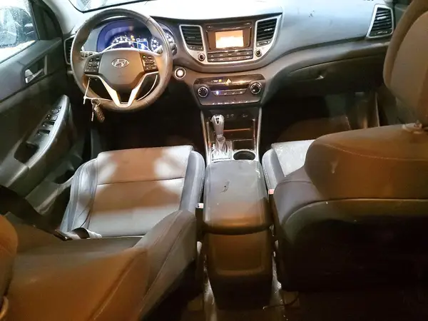 KM8J3CA21GU116724 2016 HYUNDAI TUCSON - Image 8
