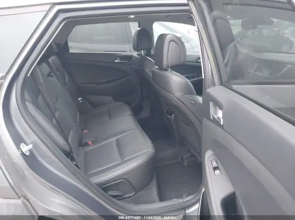 KM8J3CA21GU120577 2016 HYUNDAI TUCSON - Image 8
