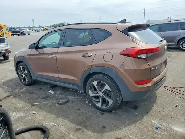 KM8J3CA21GU121406 2016 HYUNDAI TUCSON - Image 2