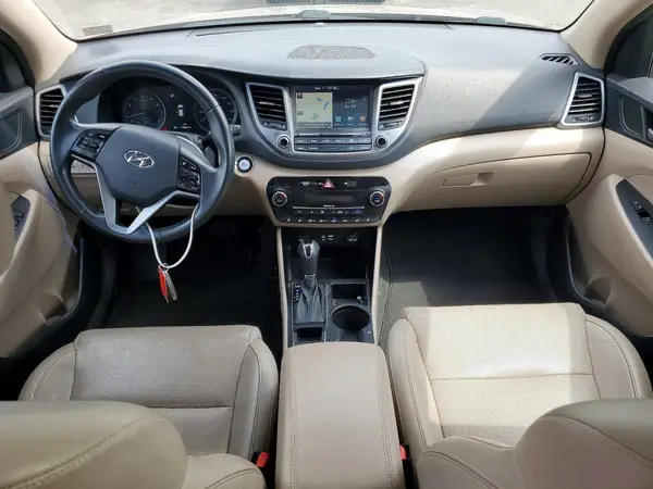 KM8J3CA21GU121406 2016 HYUNDAI TUCSON - Image 8