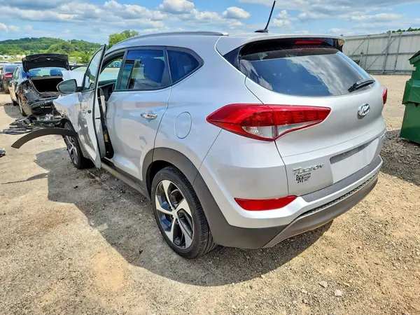 KM8J3CA21GU133135 2016 HYUNDAI TUCSON - Image 2