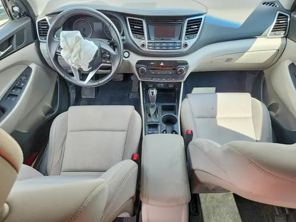 KM8J3CA21GU133135 2016 HYUNDAI TUCSON - Image 8