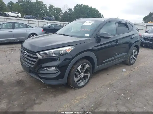 KM8J3CA21GU146001 2016 HYUNDAI TUCSON - Image 2