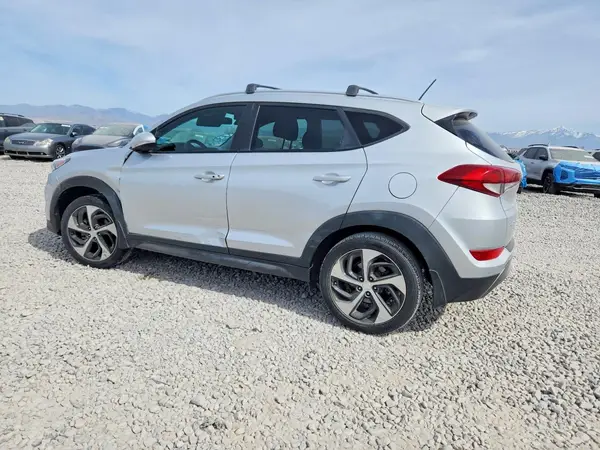 KM8J3CA21GU157273 2016 HYUNDAI TUCSON - Image 2