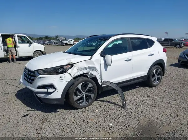 KM8J3CA21GU162652 2016 HYUNDAI TUCSON - Image 2