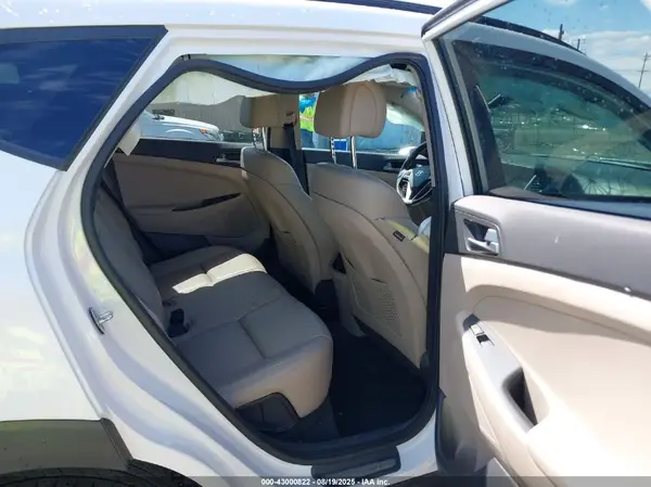 KM8J3CA21GU162652 2016 HYUNDAI TUCSON - Image 8