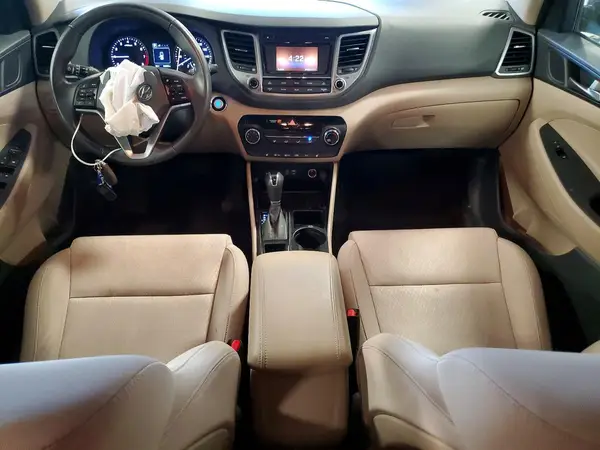 KM8J3CA21GU178091 2016 HYUNDAI TUCSON - Image 8