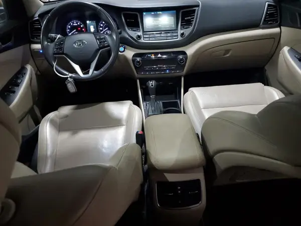 KM8J3CA21GU179516 2016 HYUNDAI TUCSON - Image 8