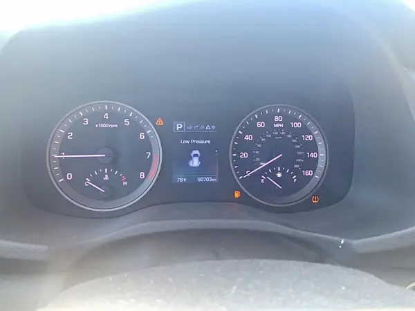 KM8J3CA21GU191519 2016 HYUNDAI TUCSON - Image 8