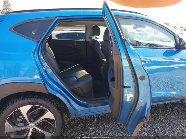 KM8J3CA21GU221649 2016 HYUNDAI TUCSON - Image 8