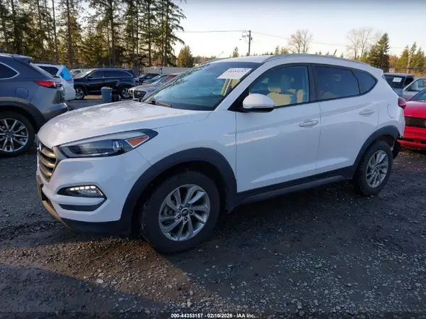 KM8J3CA21GU224261 2016 HYUNDAI TUCSON - Image 2