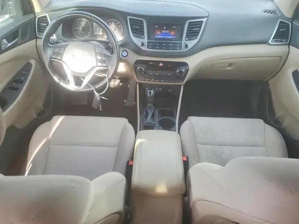 KM8J3CA21GU245207 2016 HYUNDAI TUCSON - Image 8
