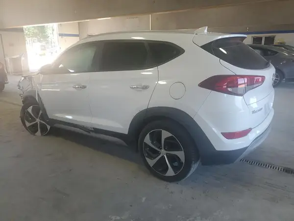 KM8J3CA21HU271243 2017 HYUNDAI TUCSON - Image 2