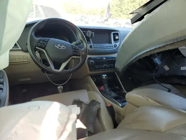KM8J3CA21HU271243 2017 HYUNDAI TUCSON - Image 8