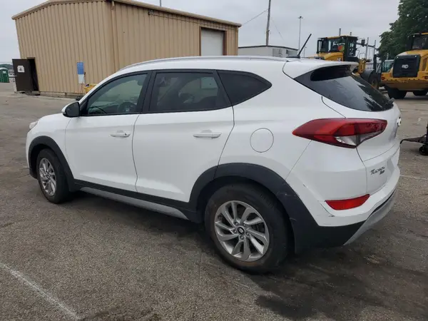 KM8J3CA21HU271260 2017 HYUNDAI TUCSON - Image 2