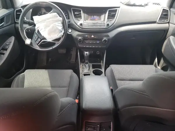 KM8J3CA21HU272702 2017 HYUNDAI TUCSON - Image 8