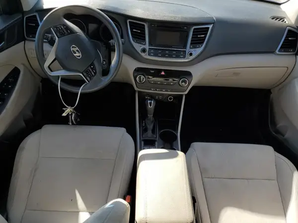 KM8J3CA21HU281898 2017 HYUNDAI TUCSON - Image 8