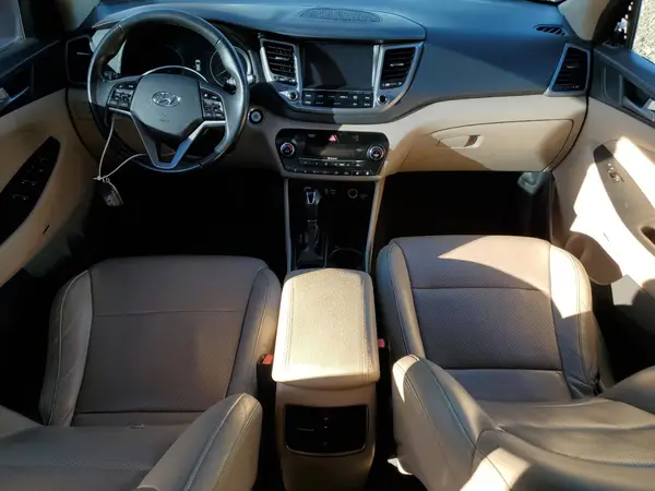 KM8J3CA21HU294120 2017 HYUNDAI TUCSON - Image 8