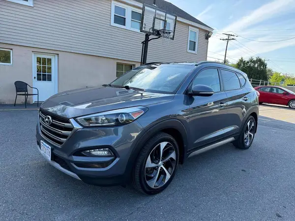KM8J3CA21HU294814 2017 HYUNDAI TUCSON - Image 2