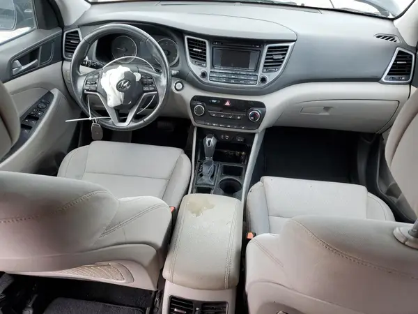 KM8J3CA21HU296661 2017 HYUNDAI TUCSON - Image 8