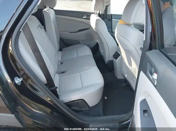 KM8J3CA21HU296966 2017 HYUNDAI TUCSON - Image 8