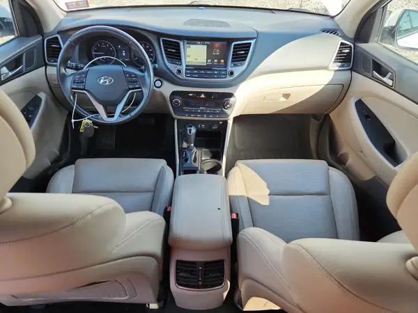 KM8J3CA21HU299463 2017 HYUNDAI TUCSON - Image 8