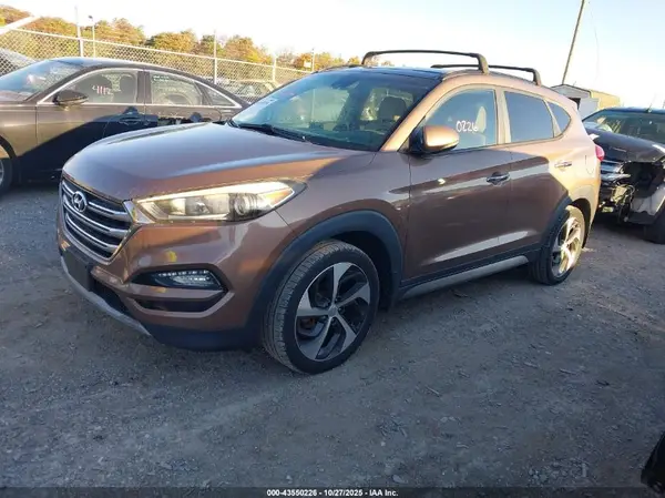 KM8J3CA21HU306539 2017 HYUNDAI TUCSON - Image 2
