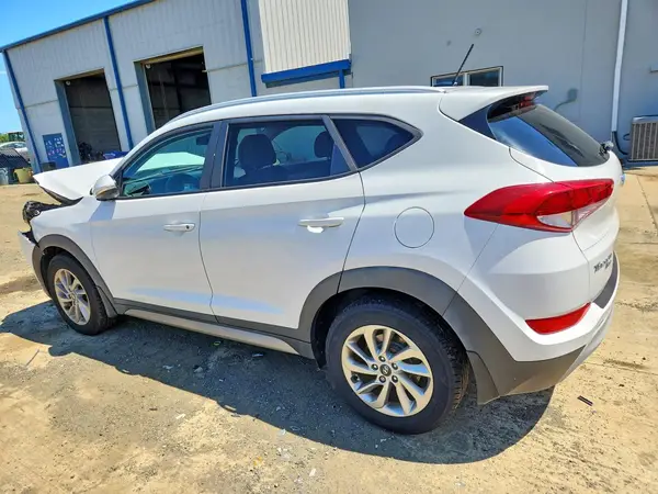 KM8J3CA21HU308274 2017 HYUNDAI TUCSON - Image 2