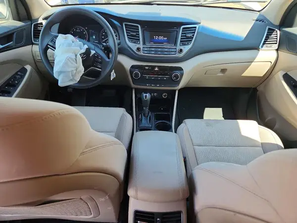 KM8J3CA21HU308274 2017 HYUNDAI TUCSON - Image 8