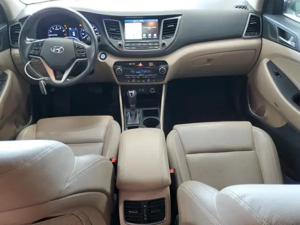 KM8J3CA21HU310994 2017 HYUNDAI TUCSON - Image 8