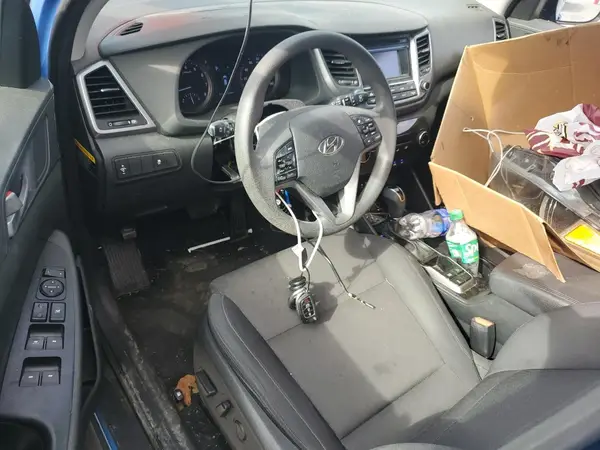 KM8J3CA21HU311501 2017 HYUNDAI TUCSON - Image 8
