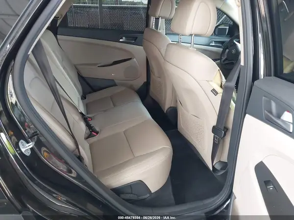 KM8J3CA21HU327424 2017 HYUNDAI TUCSON - Image 8